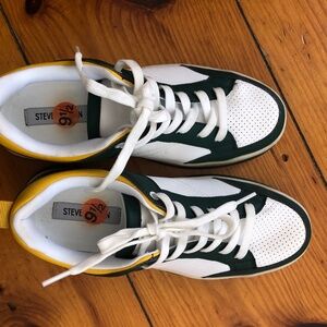 STEVE MADDEN SNEAKERS 9.5